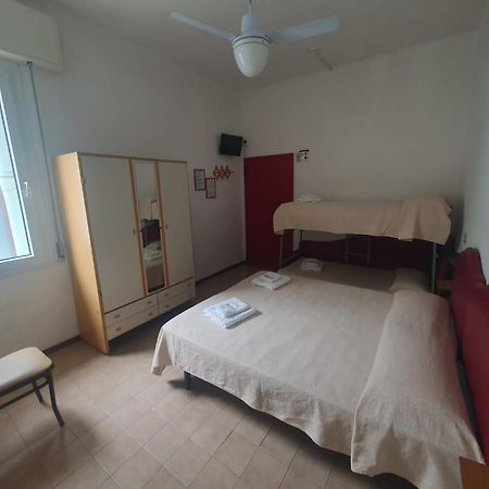 Hotel Ideale Rimini Buitenkant foto