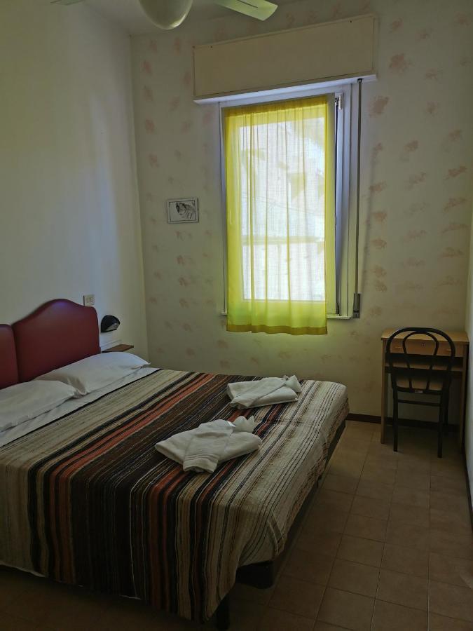 Hotel Ideale Rimini Buitenkant foto